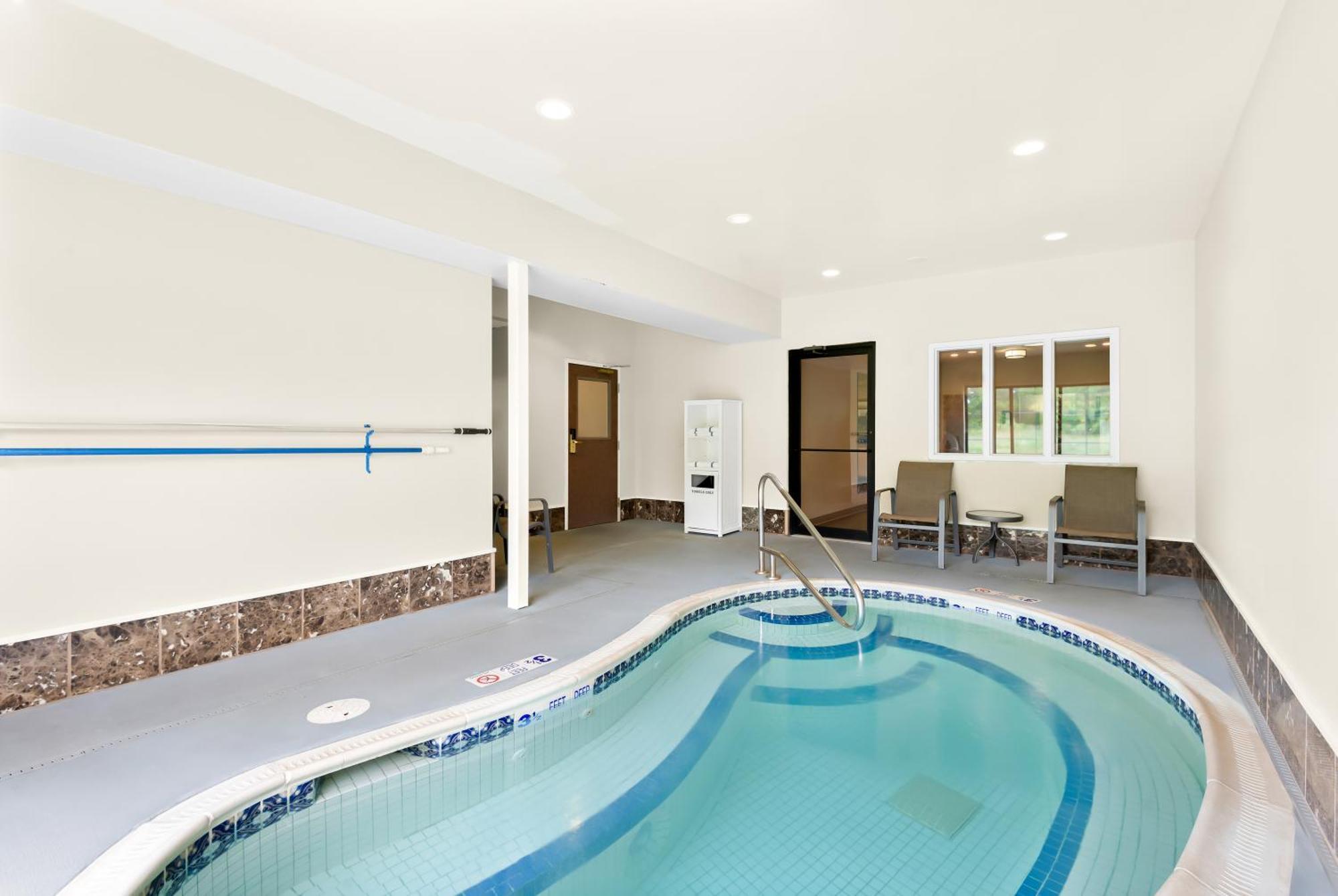 Best Western Palmyra Inn & Suites Esterno foto