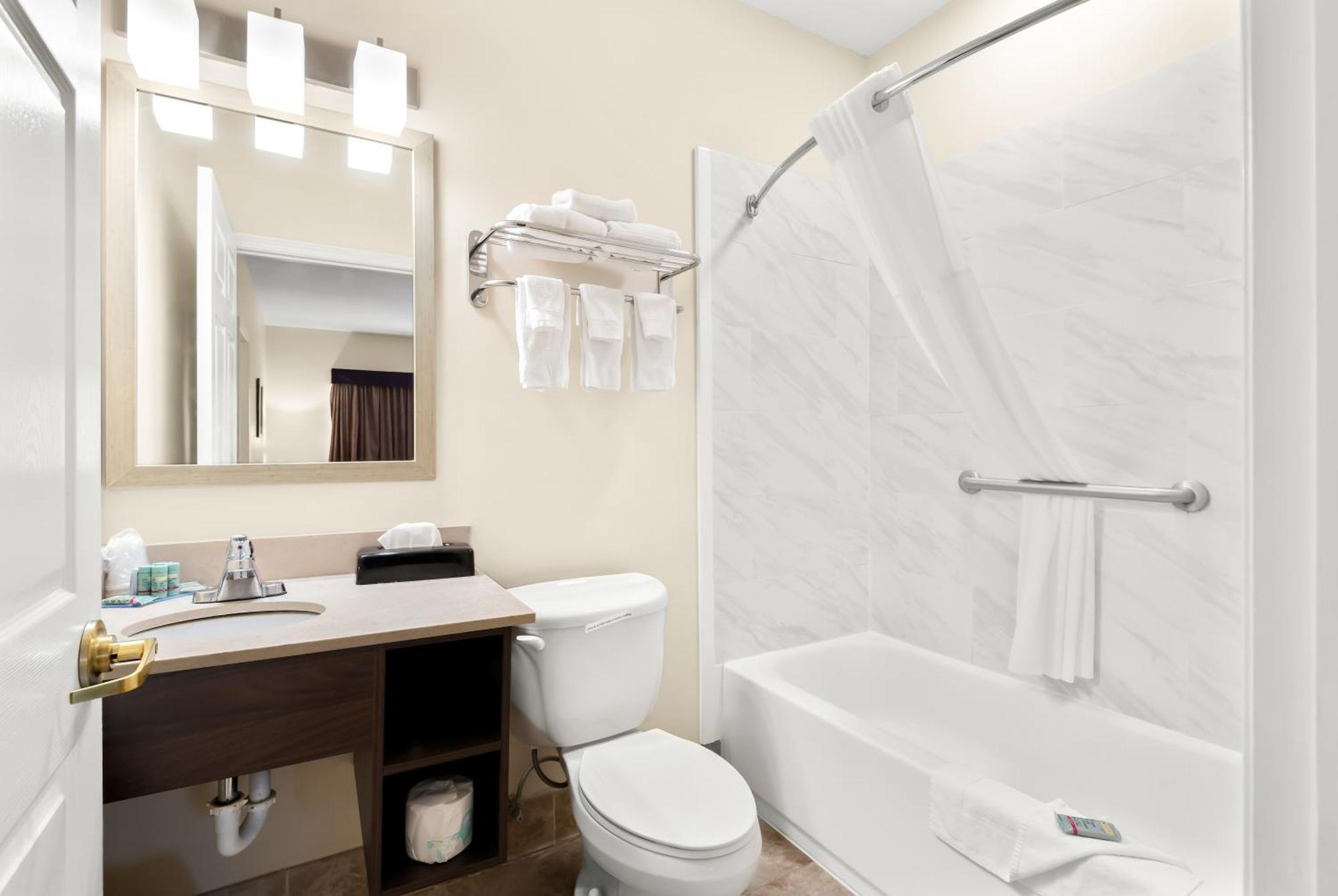 Best Western Palmyra Inn & Suites Esterno foto